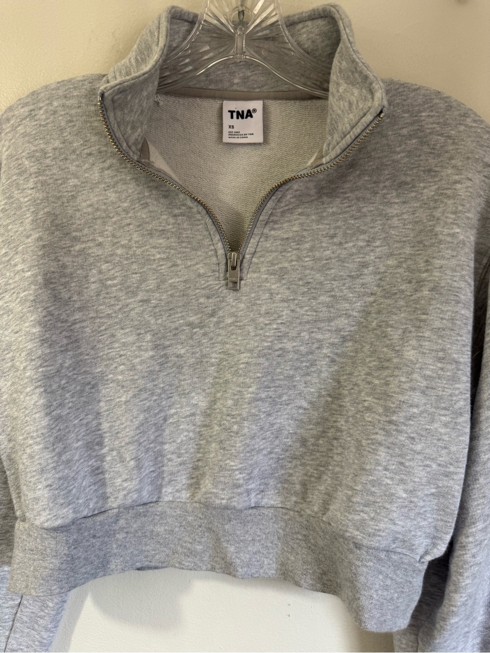 Aritzia TNA Cozy Fleece Perfect 1/4 Zip Cropped Sweatshirt Women's XS Grey - Picture 4 of 12